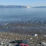 Luxury Beachfront Poseidon Artemisiou παραθαλάσσια στην βόρεια εύβοια για φιλοξενία 9 ατόμων