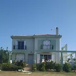 Luxury Beachfront Poseidon Artemisiou παραθαλάσσια στην βόρεια εύβοια για φιλοξενία 9 ατόμων 别墅 Artemisio