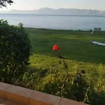 Luxury Beachfront Poseidon Artemisiou παραθαλάσσια στην βόρεια εύβοια για φιλοξενία 9 ατόμων 别墅 *