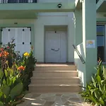 Villa Luxury Beachfront Poseidon Artemisiou παραθαλάσσια στην βόρεια εύβοια για φιλοξενία 9 ατόμων