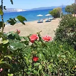 Luxury Beachfront Poseidon Artemisiou παραθαλάσσια στην βόρεια εύβοια για φιλοξενία 9 ατόμων 别墅