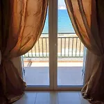 Luxury Beachfront Poseidon Artemisiou παραθαλάσσια στην βόρεια εύβοια για φιλοξενία 9 ατόμων * Artemisio
