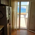 Luxury Beachfront Poseidon Artemisiou παραθαλάσσια στην βόρεια εύβοια για φιλοξενία 9 ατόμων Artemisio