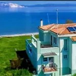 Luxury Beachfront Poseidon Artemisiou παραθαλάσσια στην βόρεια εύβοια για φιλοξενία 9 ατόμων 别墅 Artemisio