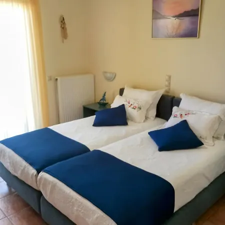 Luxury Beachfront Poseidon Artemisiou παραθαλάσσια στην βόρεια εύβοια για φιλοξενία 9 ατόμων * Artemísion
