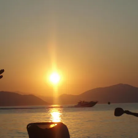 Luxury Beachfront Poseidon Artemisiou παραθαλάσσια στην βόρεια εύβοια για φιλοξενία 9 ατόμων *