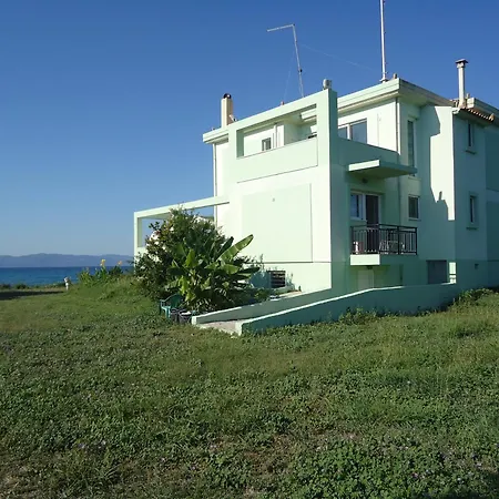 别墅 Luxury Beachfront Poseidon Artemisiou παραθαλάσσια στην βόρεια εύβοια για φιλοξενία 9 ατόμων