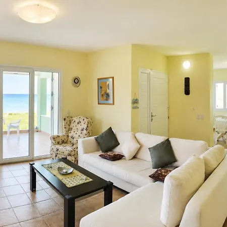 ヴィラ Luxury Beachfront Poseidon Artemisiou παραθαλάσσια στην βόρεια εύβοια για φιλοξενία 9 ατόμων *