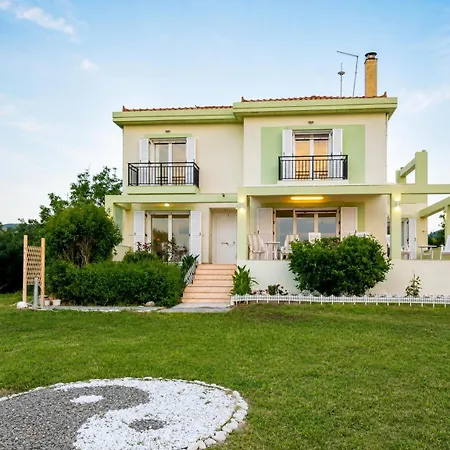 ヴィラ Luxury Beachfront Poseidon Artemisiou παραθαλάσσια στην βόρεια εύβοια για φιλοξενία 9 ατόμων Artemísion